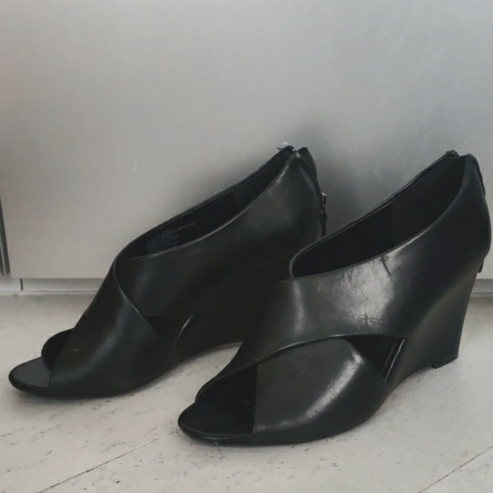Franco Sarto black leather heel sandals